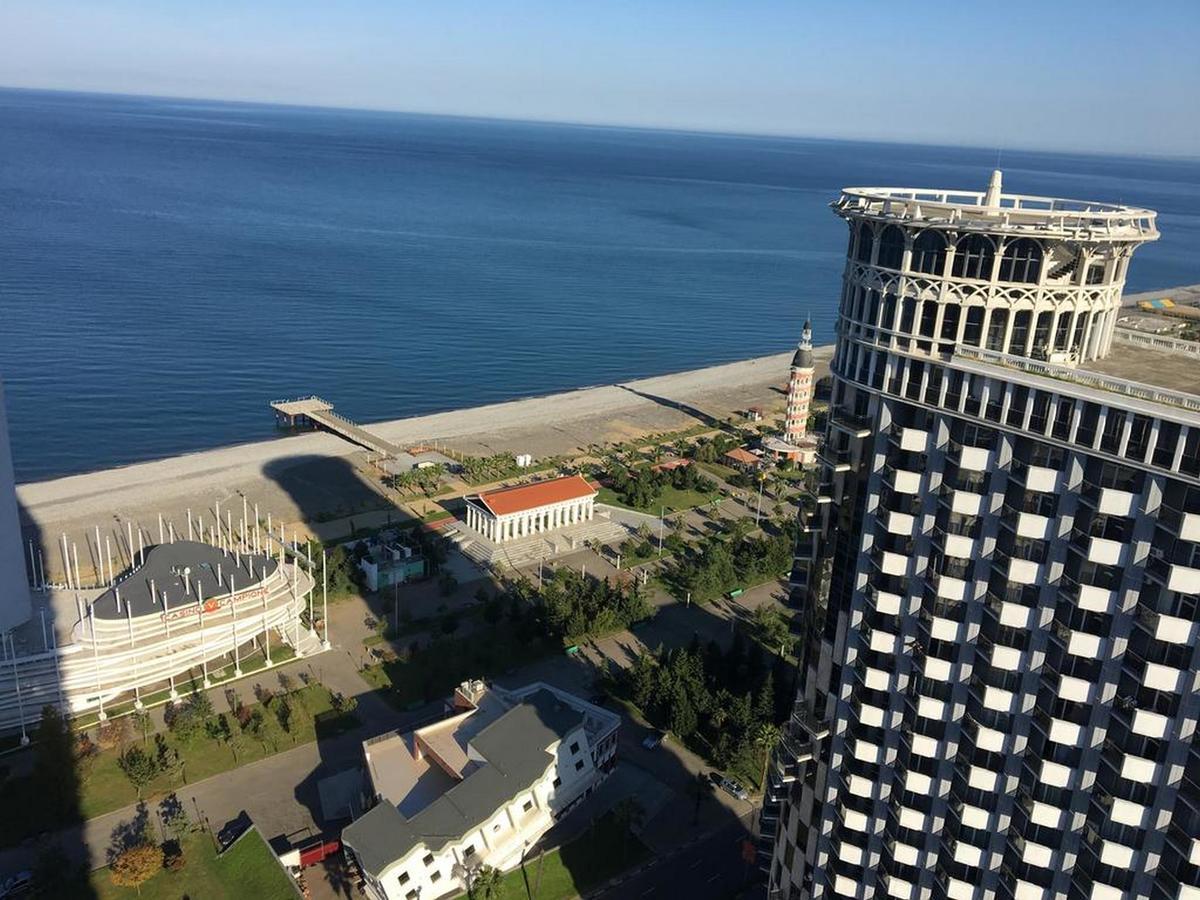 Aparthotel Selfie Batoemi Buitenkant foto