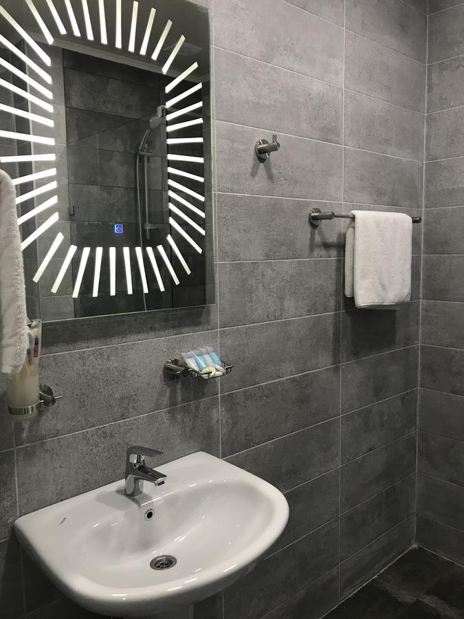 Aparthotel Selfie Batoemi Buitenkant foto