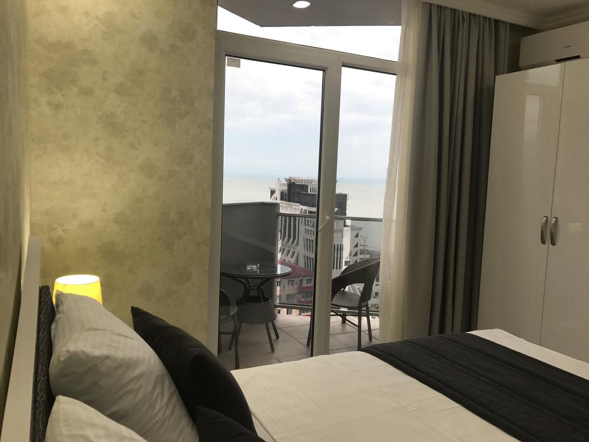 Aparthotel Selfie Batoemi Buitenkant foto